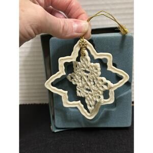 Vintage Lenox Porcelain Christmas‎ Ornament Winter Wonders Snowflake 3D Rotating